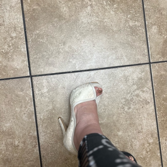 Beautiful new heels size 8 - Picture 9 of 9